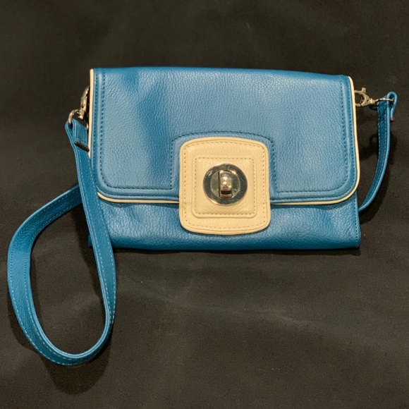 Grace Adele Clutch w/removable strap - Picture 2 of 5
